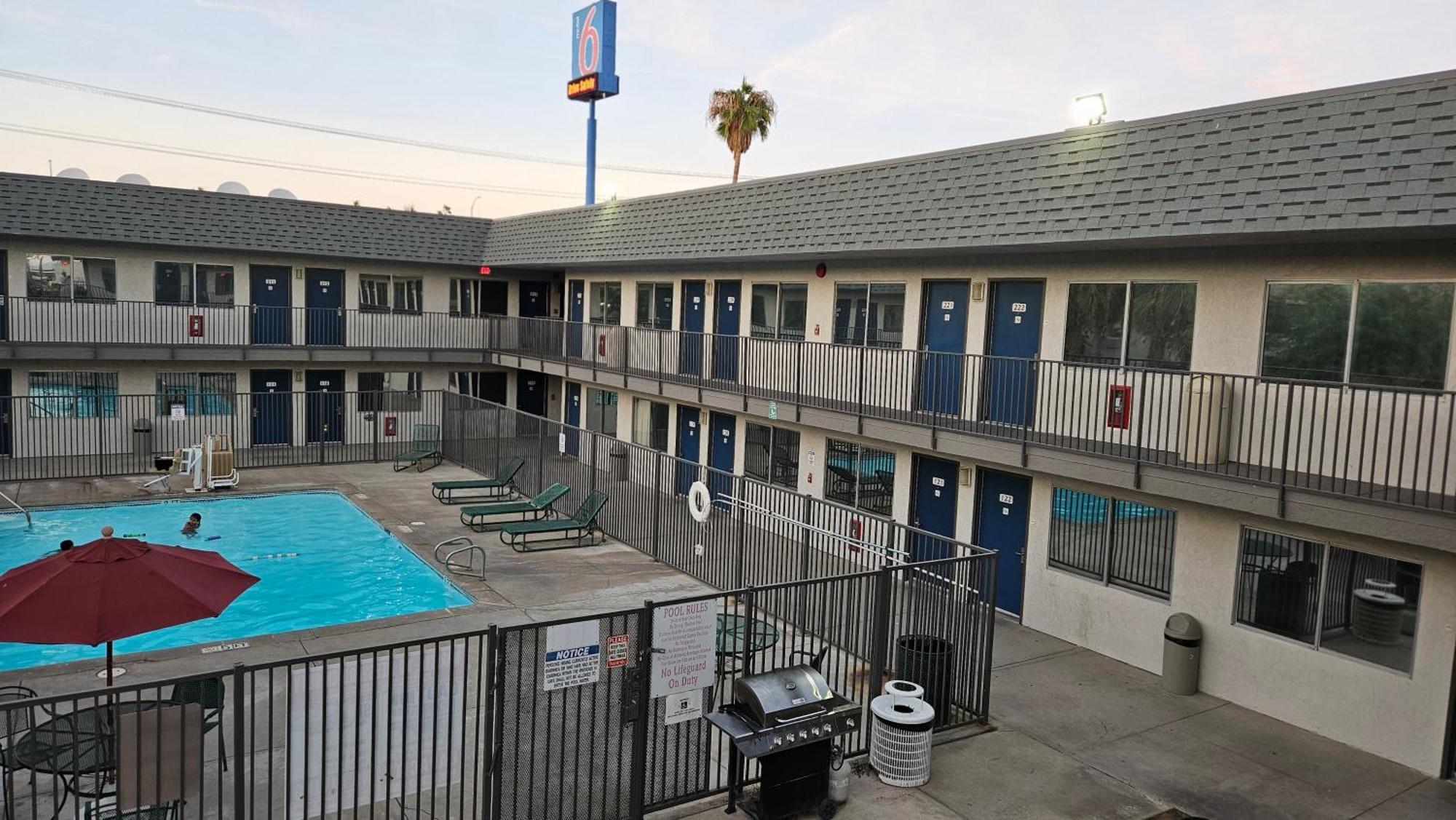 6-blythe, Ca Hotel 2*