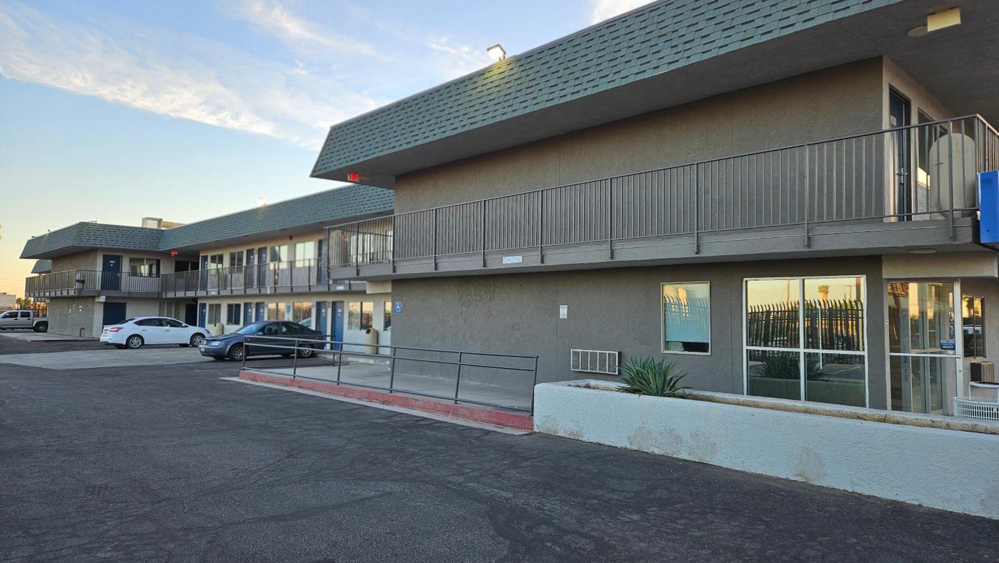 6-blythe, Ca Blythe