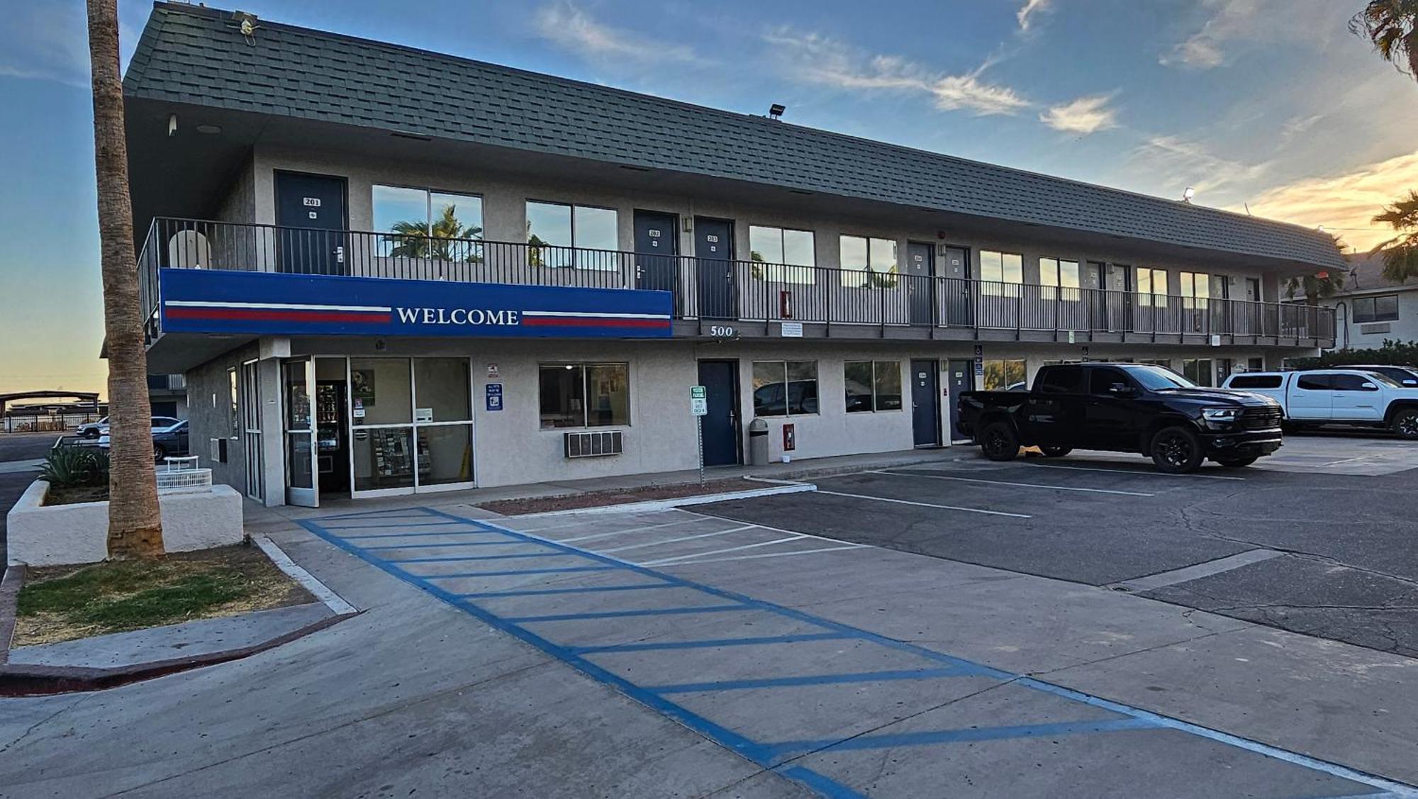 6-blythe, Ca