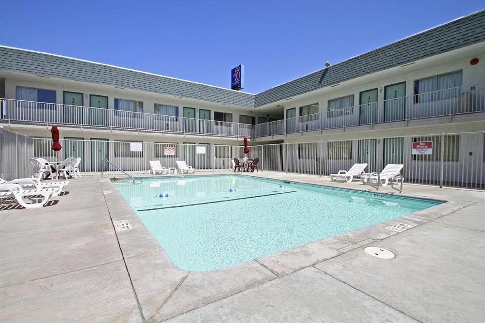 6-blythe, Ca Hotel