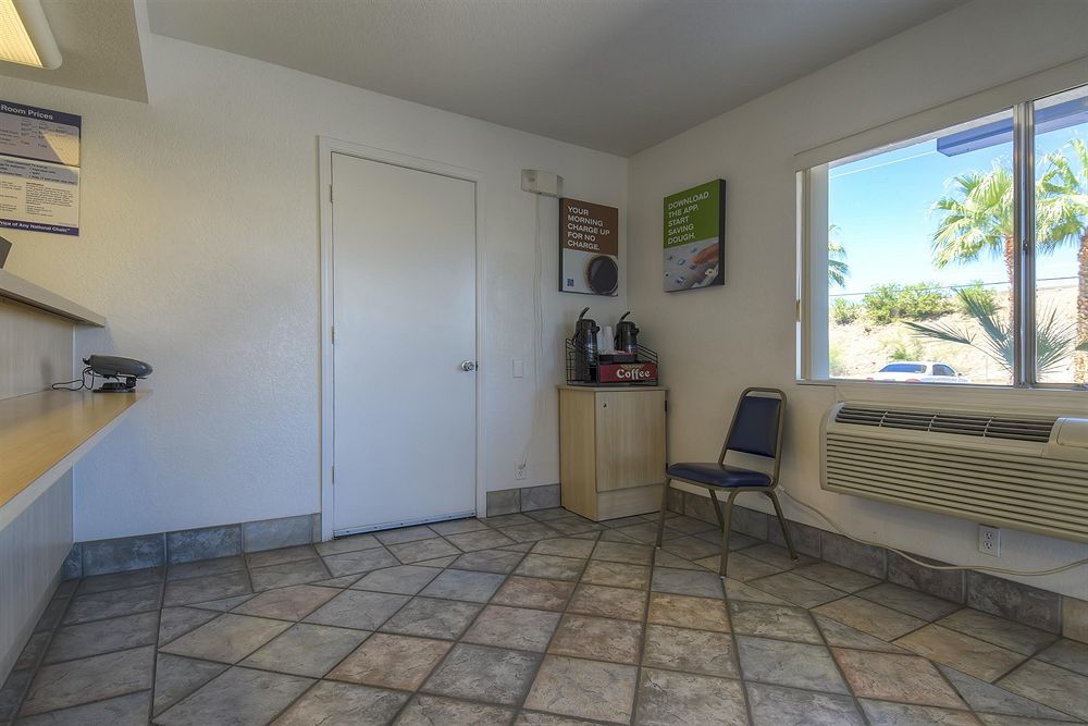 Hotel 6-blythe, Ca 2*