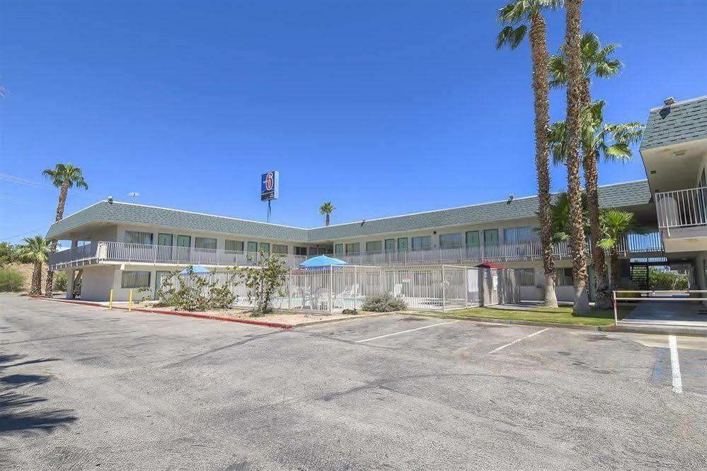 Hotel 6-blythe, Ca 2*